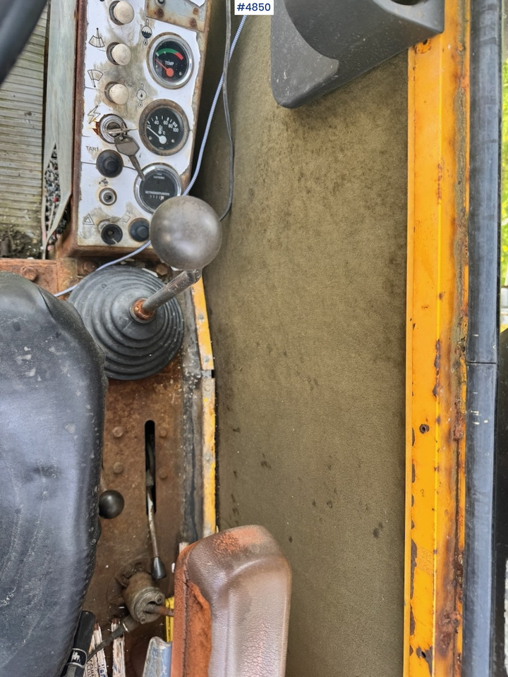 Excavadora 1983 Åkerman H7 Wheeled excavator with digging bucket: foto 14