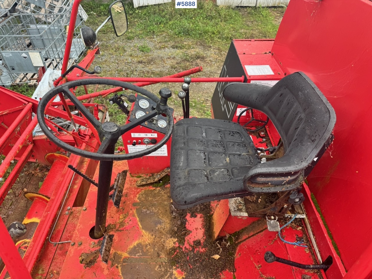 Cosechadora de granos 1986 Massey Ferguson 330 combine harvester: foto 12
