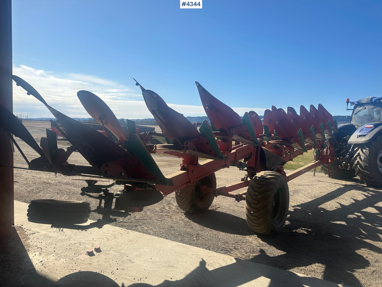 2000 Kverneland PL 100 8 skjærs vendeplog - Equipo para trabajo del suelo: foto 4 2000 Kverneland PL 100 8 skjærs vendeplog - Equipo para trabajo del suelo: foto 4