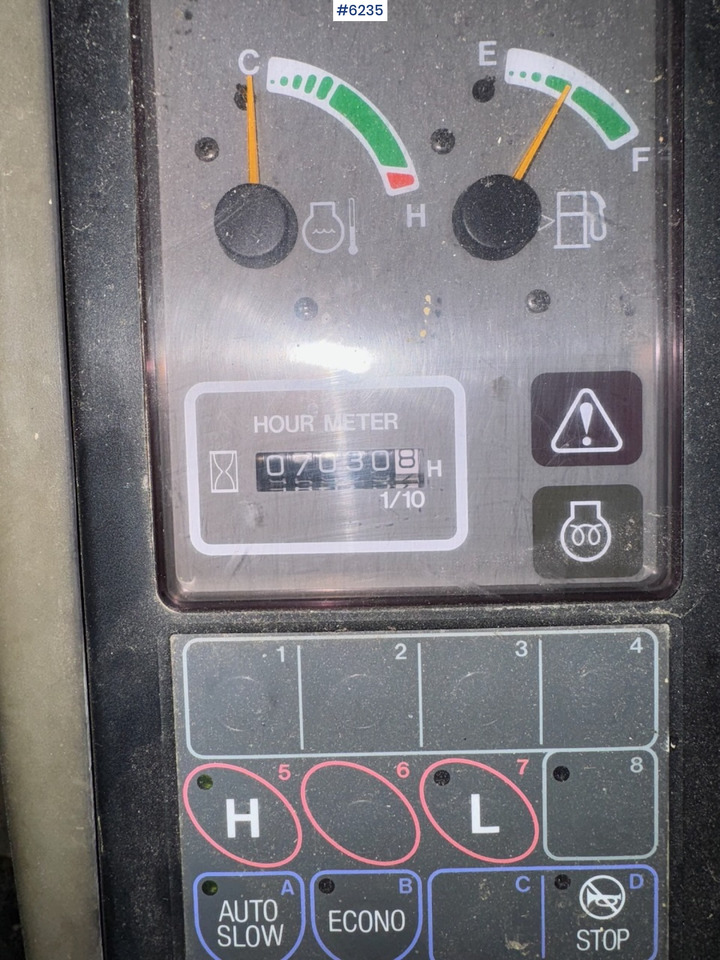 Excavadora 2004 Kato HD 308 US w/ 5 drawers, pincher, rake and spike hammer.: foto 16 Excavadora 2004 Kato HD 308 US w/ 5 drawers, pincher, rake and spike hammer.: foto 16