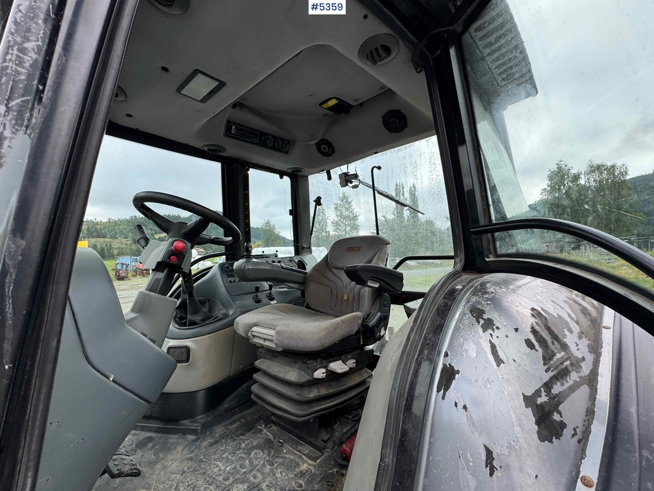 2004 Valtra M120-4 w/ loader and bucket - Tractor: foto 5 2004 Valtra M120-4 w/ loader and bucket - Tractor: foto 5