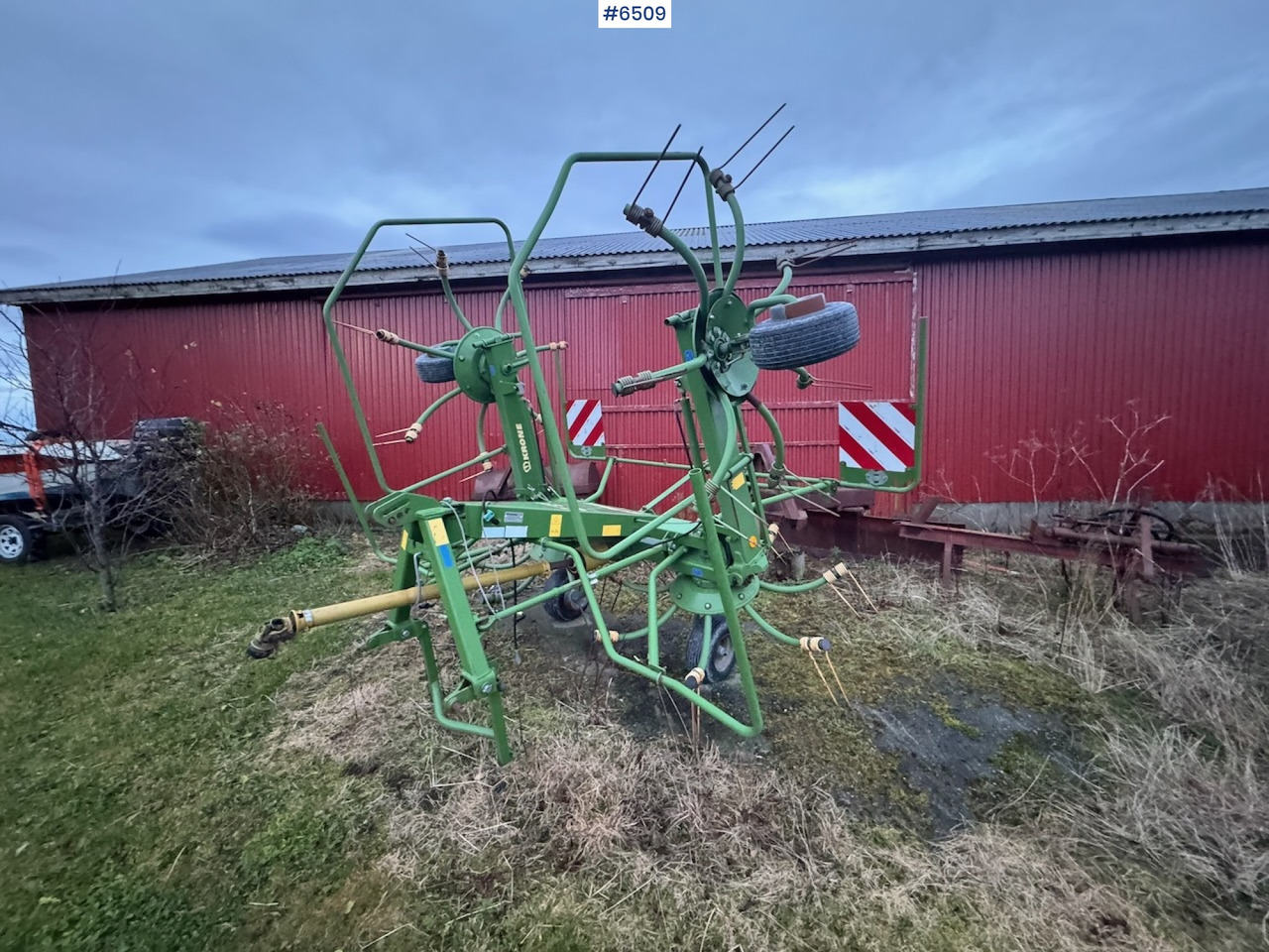 2011 Krone KW 5.52 tedder - Maquinaria de henificación: foto 1 2011 Krone KW 5.52 tedder - Maquinaria de henificación: foto 1