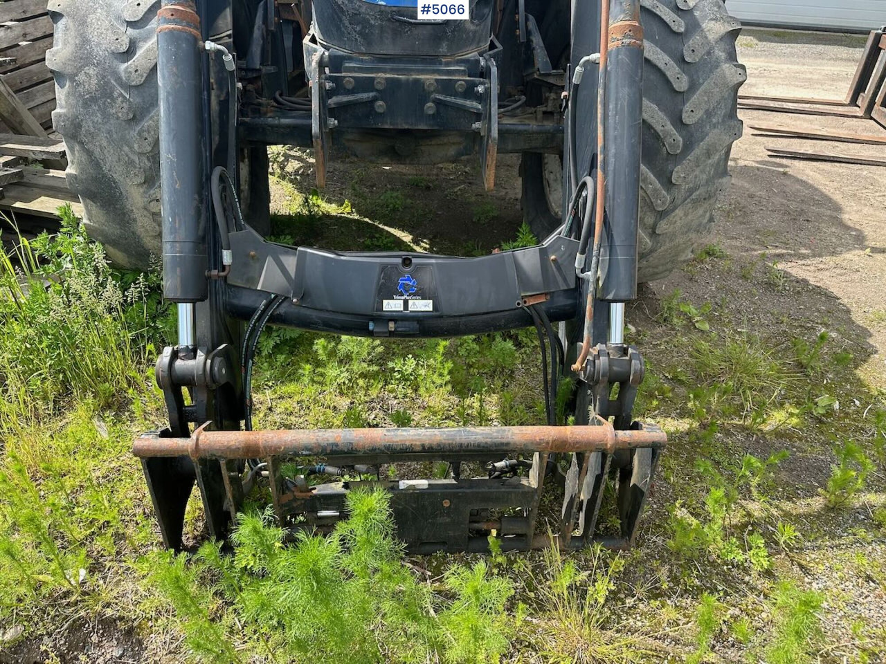 2011 New Holland T6080 w/ trima +5.1p - Tractor: foto 4 2011 New Holland T6080 w/ trima +5.1p - Tractor: foto 4