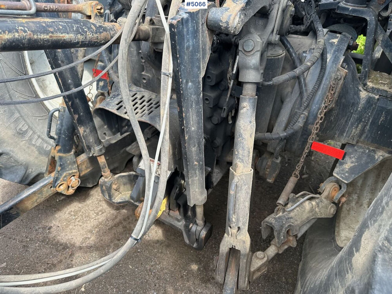 Tractor 2011 New Holland T6080 w/ trima +5.1p: foto 16 Tractor 2011 New Holland T6080 w/ trima +5.1p: foto 16