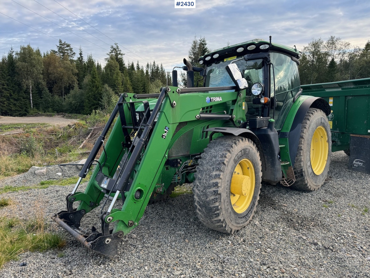 2016 John Deere 6155R w/ Trima front loader - Tractor: foto 1 2016 John Deere 6155R w/ Trima front loader - Tractor: foto 1