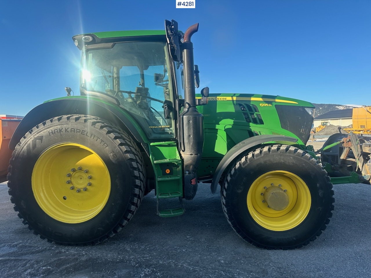 2021 John Deere 6195R 4x4 Tractor with summer and winter tires - Tractor: foto 2 2021 John Deere 6195R 4x4 Tractor with summer and winter tires - Tractor: foto 2