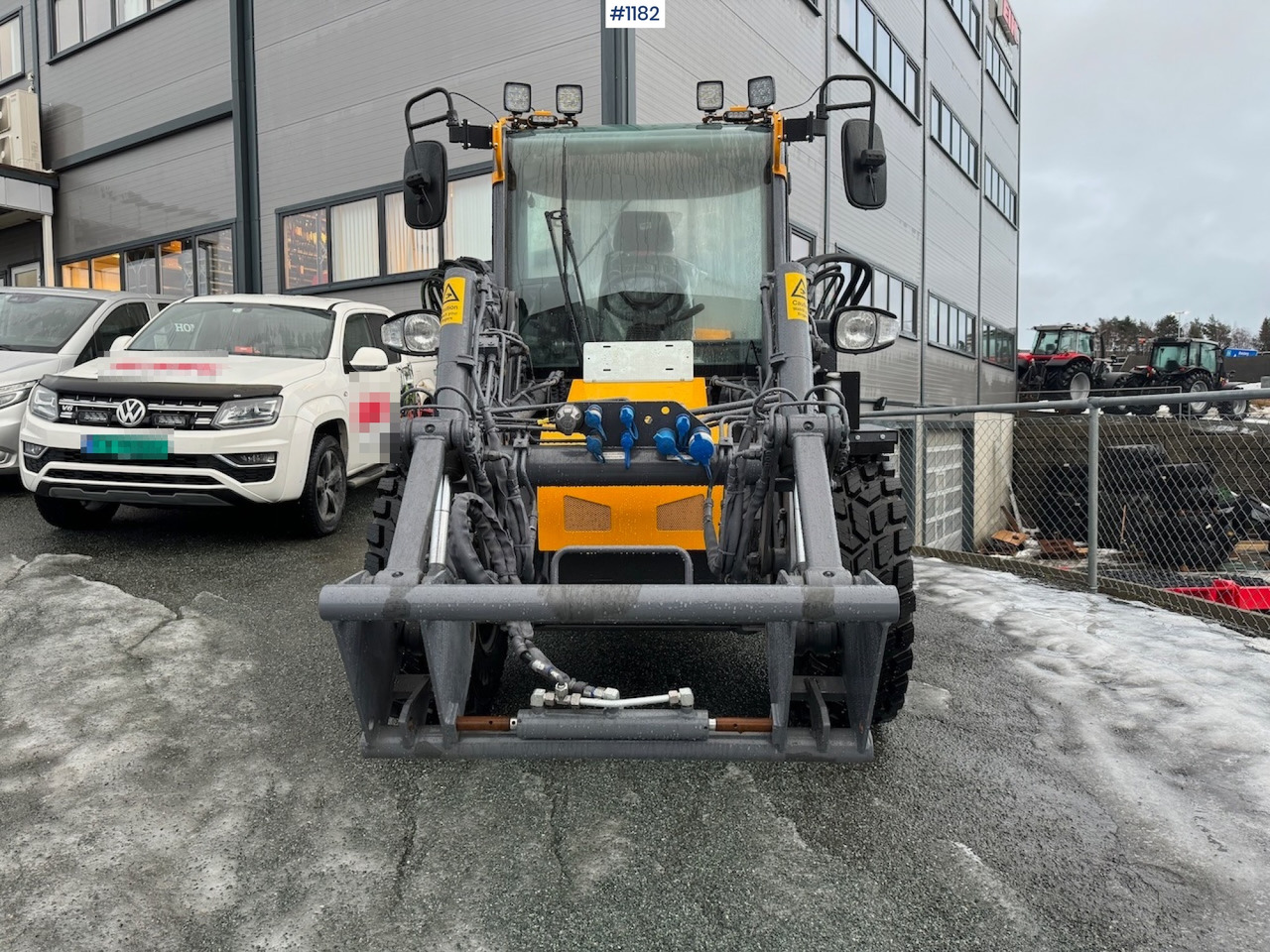 2023 LM Trac 587, DEMO, LIKE NEW! - Cargadora articulada: foto 2 2023 LM Trac 587, DEMO, LIKE NEW! - Cargadora articulada: foto 2