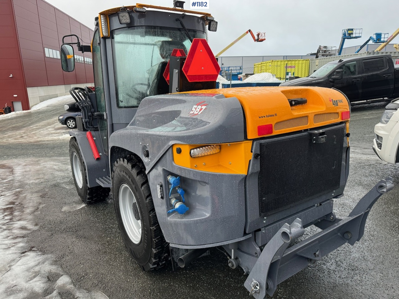 2023 LM Trac 587, DEMO, LIKE NEW! - Cargadora articulada: foto 4 2023 LM Trac 587, DEMO, LIKE NEW! - Cargadora articulada: foto 4