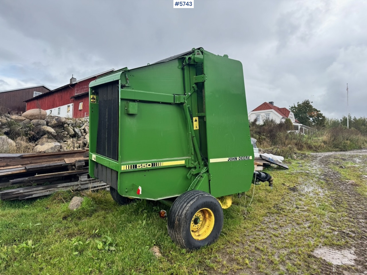 John Deere 550 Round Baler. - Maquinaria de henificación: foto 1 John Deere 550 Round Baler. - Maquinaria de henificación: foto 1