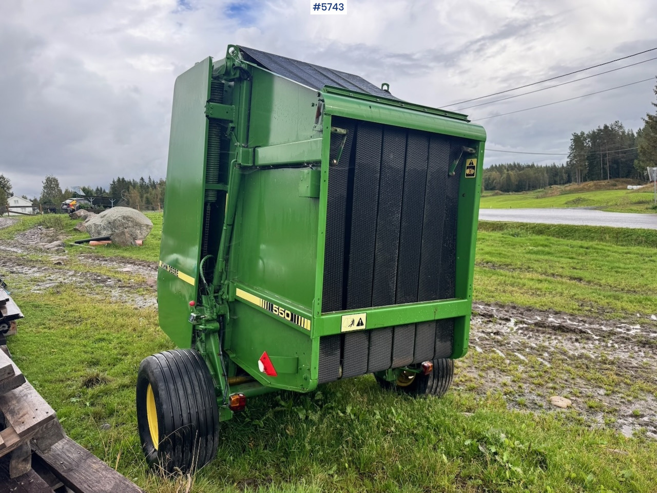 John Deere 550 Round Baler. - Maquinaria de henificación: foto 3 John Deere 550 Round Baler. - Maquinaria de henificación: foto 3