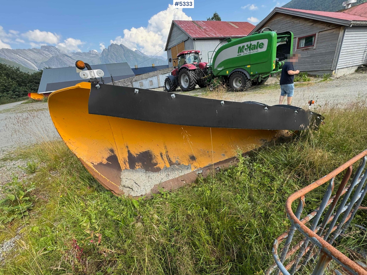 AM Teho 2600 snow plow - Vehículo municipal: foto 1 AM Teho 2600 snow plow - Vehículo municipal: foto 1