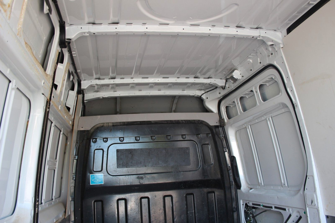 Furgoneta de pasajeros Hyundai H350 Klima L2H2 1.Hand 137tKM: foto 12