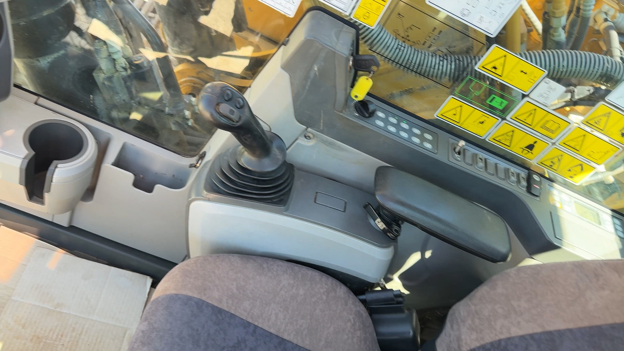 CATERPILLAR 326F - Excavadora de cadenas: foto 4 CATERPILLAR 326F - Excavadora de cadenas: foto 4