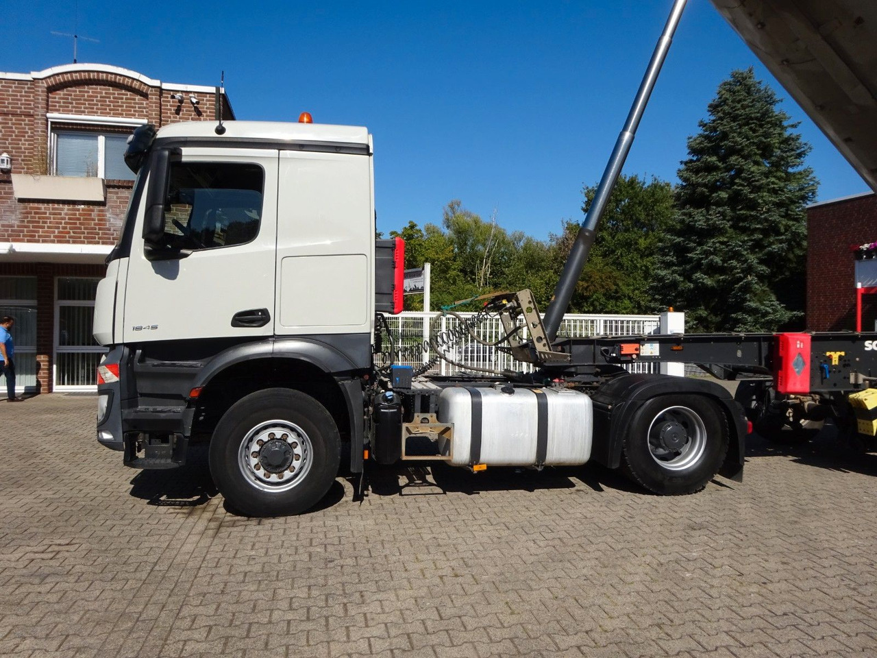 Mercedes-Benz 1845 Arocs SZM HAD 4x4 !!4 Stück verfügbar !! - Cabeza tractora: foto 3 Mercedes-Benz 1845 Arocs SZM HAD 4x4 !!4 Stück verfügbar !! - Cabeza tractora: foto 3