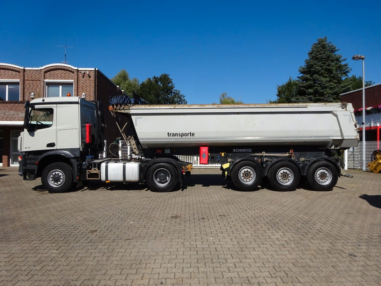 Mercedes-Benz 1845 Arocs SZM HAD 4x4 !!4 Stück verfügbar !! - Cabeza tractora: foto 4 Mercedes-Benz 1845 Arocs SZM HAD 4x4 !!4 Stück verfügbar !! - Cabeza tractora: foto 4