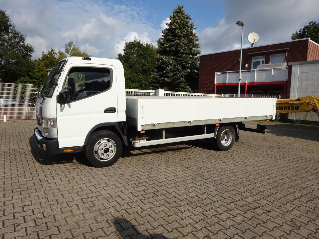 FUSO CANTER 7C15 Pritsche 4x2 - Furgoneta caja abierta: foto 4 FUSO CANTER 7C15 Pritsche 4x2 - Furgoneta caja abierta: foto 4