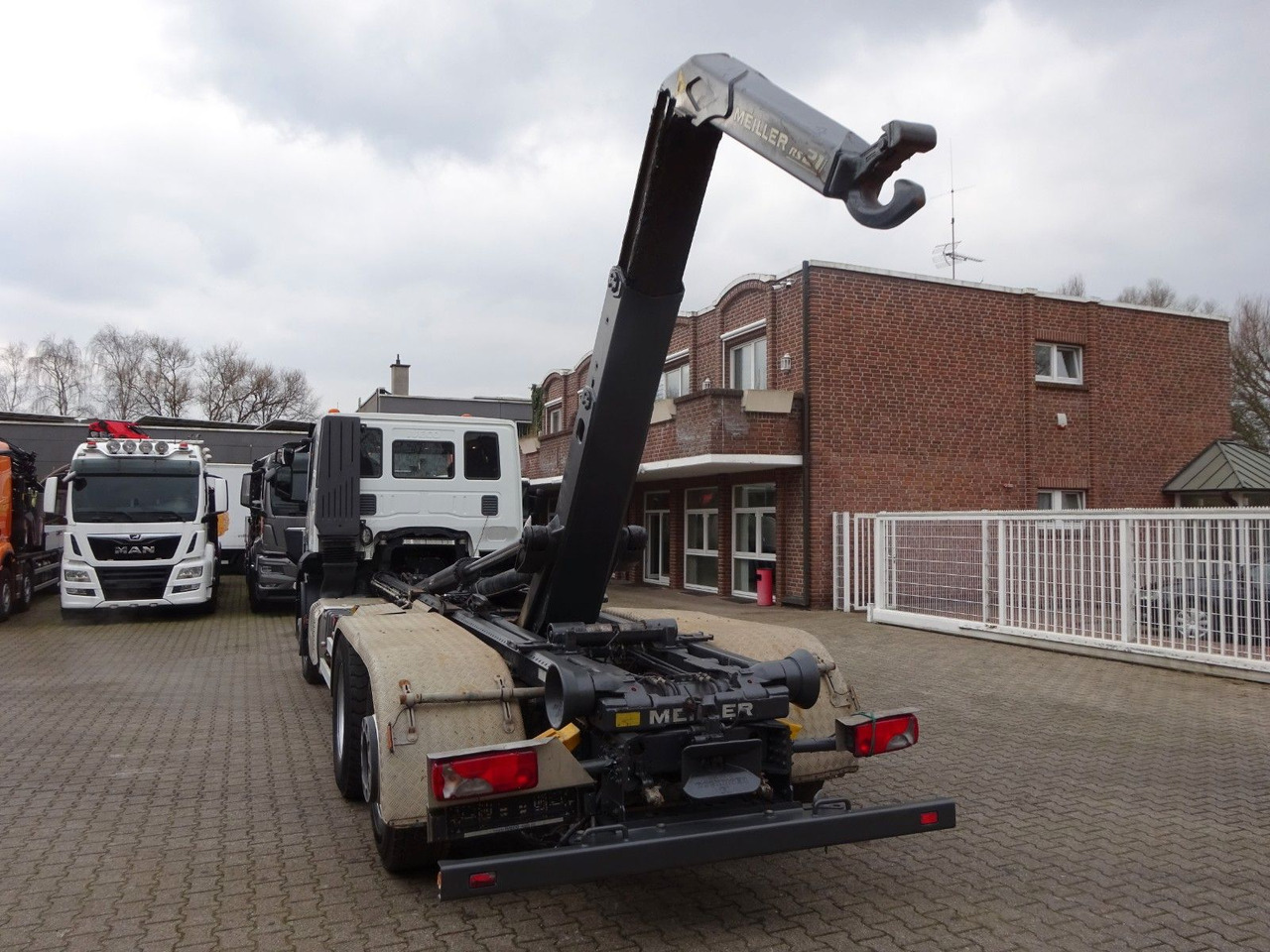 Iveco STRALIS 400 MEILLER Abroller Lift-Lenkachse 6x2 Iveco STRALIS 400 MEILLER Abroller Lift-Lenkachse 6x2 - Camión multibasculante: foto 5 Iveco STRALIS 400 MEILLER Abroller Lift-Lenkachse 6x2 Iveco STRALIS 400 MEILLER Abroller Lift-Lenkachse 6x2 - Camión multibasculante: foto 5
