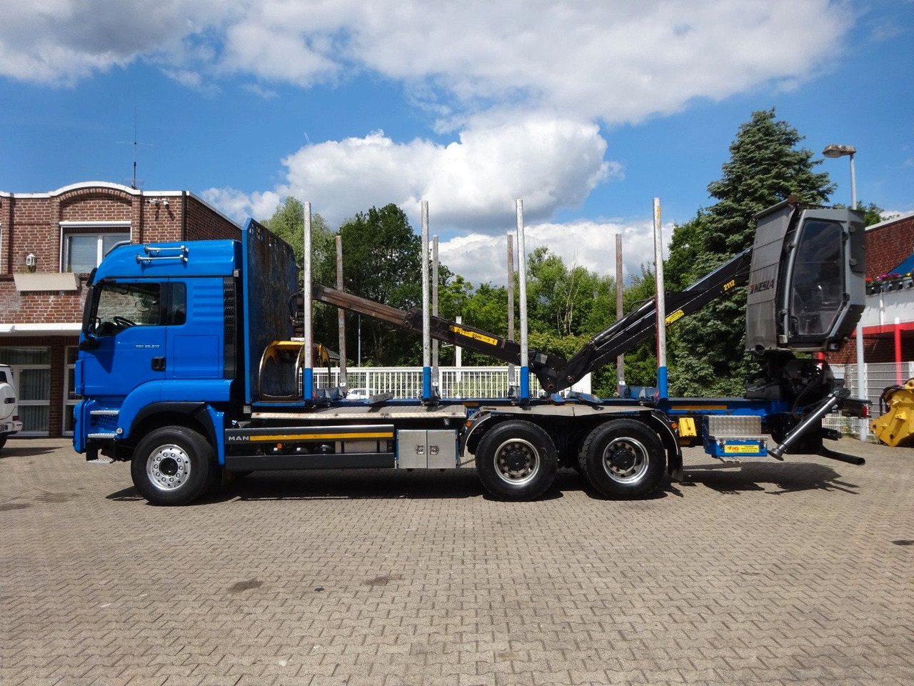 MAN 26.510 mit KESLA 2112 Holzkran+Kabine+Greifer - Camión forestal, Camión grúa: foto 1 MAN 26.510 mit KESLA 2112 Holzkran+Kabine+Greifer - Camión forestal, Camión grúa: foto 1