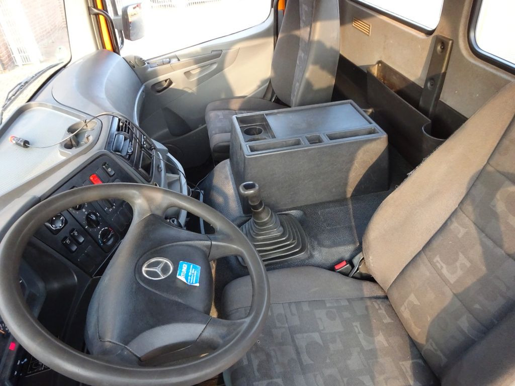 Foto del interior 2: Camión portacontenedor de cadenas Mercedes-Benz 2633 Axor MEILLER Absetzkipper 6x4 Mercedes-Benz 2633 Axor MEILLER Absetzkipper 6x4 Foto del interior 2: Camión portacontenedor de cadenas Mercedes-Benz 2633 Axor MEILLER Absetzkipper 6x4 Mercedes-Benz 2633 Axor MEILLER Absetzkipper 6x4