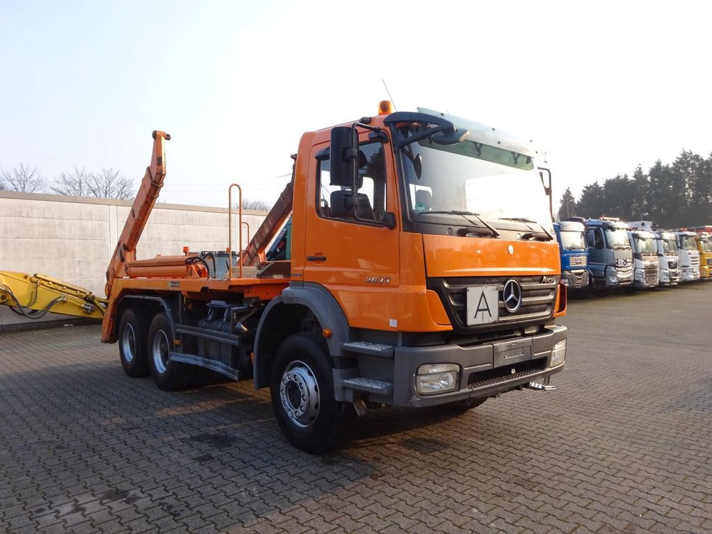 Camión portacontenedor de cadenas Mercedes-Benz 2633 Axor MEILLER Absetzkipper 6x4 Mercedes-Benz 2633 Axor MEILLER Absetzkipper 6x4: foto 12 Camión portacontenedor de cadenas Mercedes-Benz 2633 Axor MEILLER Absetzkipper 6x4 Mercedes-Benz 2633 Axor MEILLER Absetzkipper 6x4: foto 12