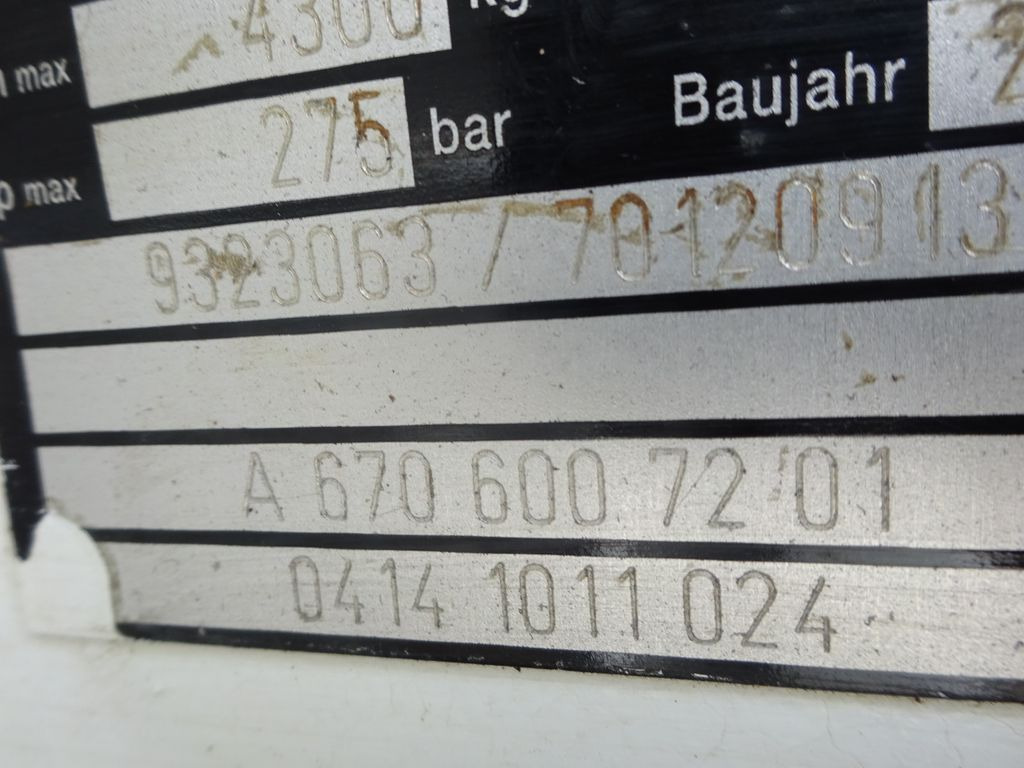 Camión volquete Mercedes-Benz 816D Doppelkabine MEILLER 3Skipper: foto 18 Camión volquete Mercedes-Benz 816D Doppelkabine MEILLER 3Skipper: foto 18