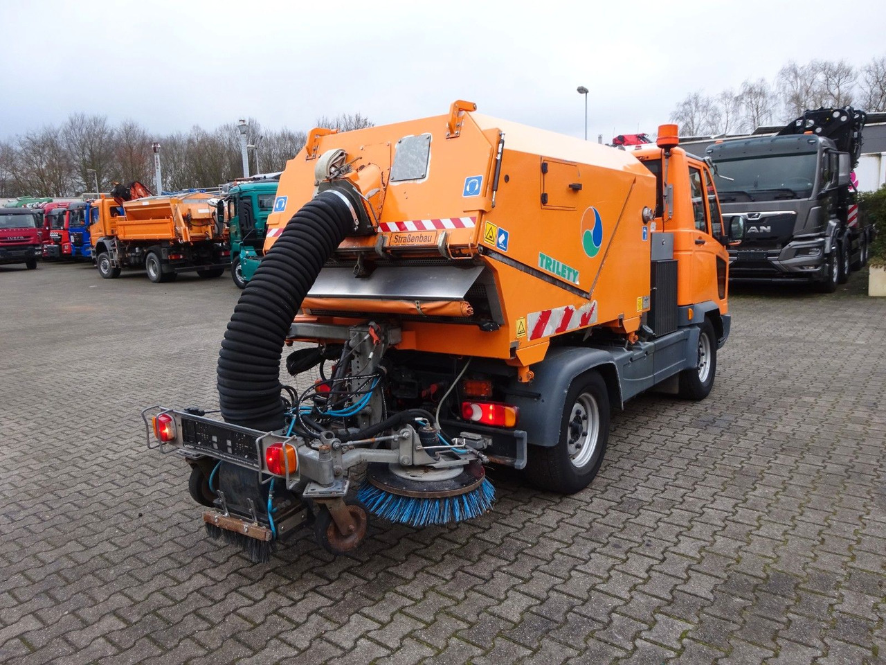 Multicar M30 HAKO FUMO Kehrmaschine+Kipper Wechsel-System - Furgoneta basculante: foto 5 Multicar M30 HAKO FUMO Kehrmaschine+Kipper Wechsel-System - Furgoneta basculante: foto 5