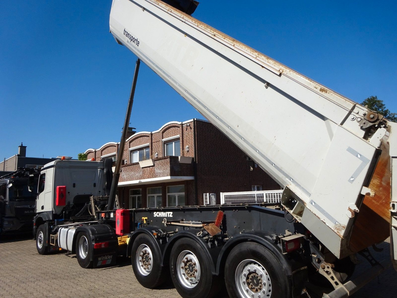 Schmitz Cargobull Kippauflieger mit 3 Achsen  ca. 24 m³ 5x Bestand - Semirremolque volquete: foto 4 Schmitz Cargobull Kippauflieger mit 3 Achsen  ca. 24 m³ 5x Bestand - Semirremolque volquete: foto 4