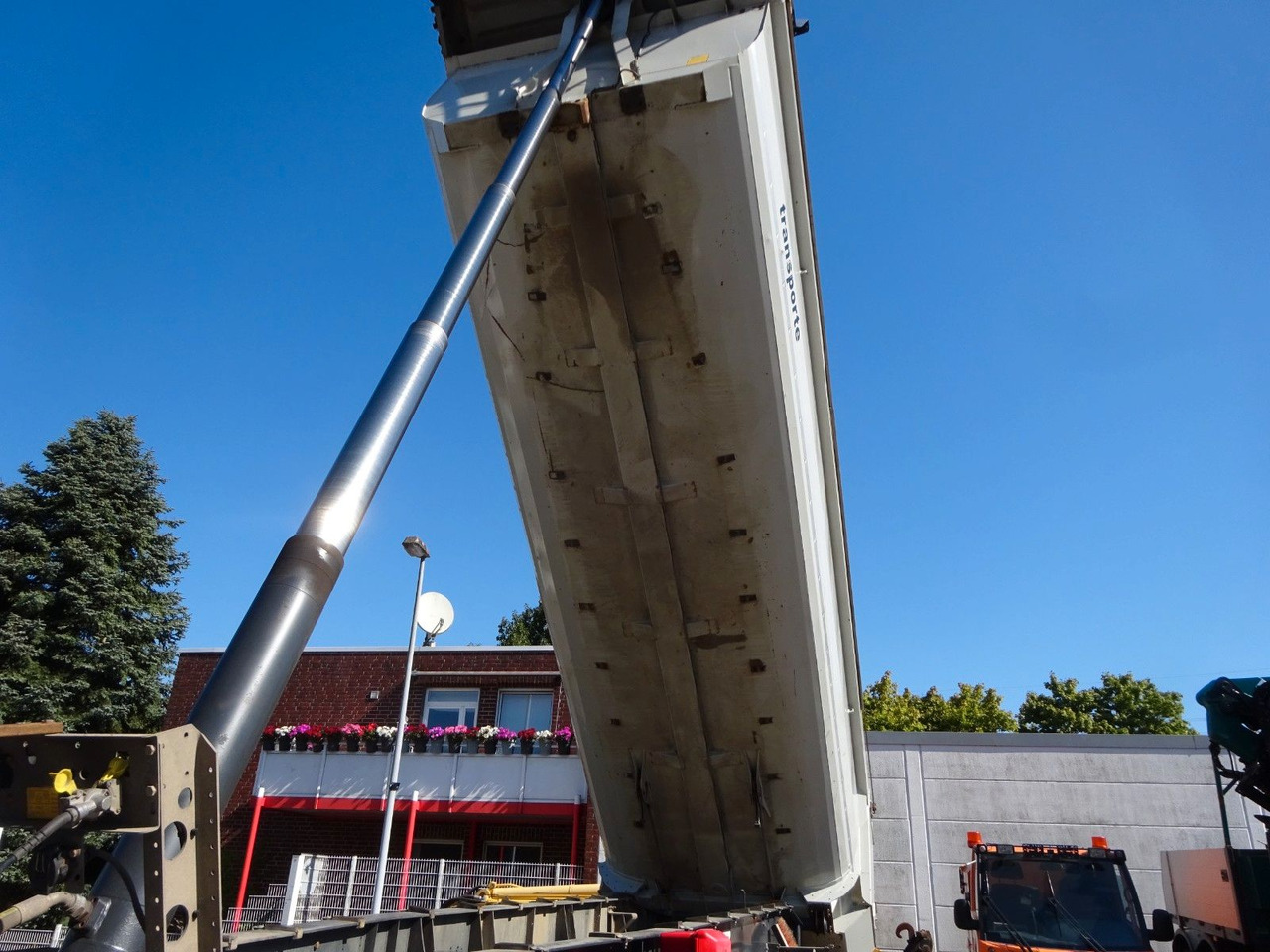 Schmitz Cargobull Kippauflieger mit 3 Achsen  ca. 24 m³ 5x Bestand - Semirremolque volquete: foto 3 Schmitz Cargobull Kippauflieger mit 3 Achsen  ca. 24 m³ 5x Bestand - Semirremolque volquete: foto 3