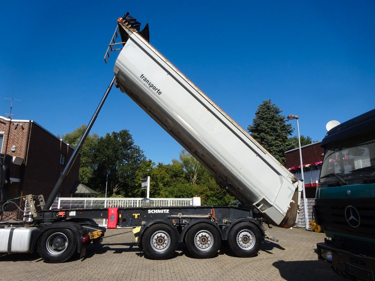 Schmitz Cargobull Kippauflieger mit 3 Achsen  ca. 24 m³ 5x Bestand - Semirremolque volquete: foto 1 Schmitz Cargobull Kippauflieger mit 3 Achsen  ca. 24 m³ 5x Bestand - Semirremolque volquete: foto 1