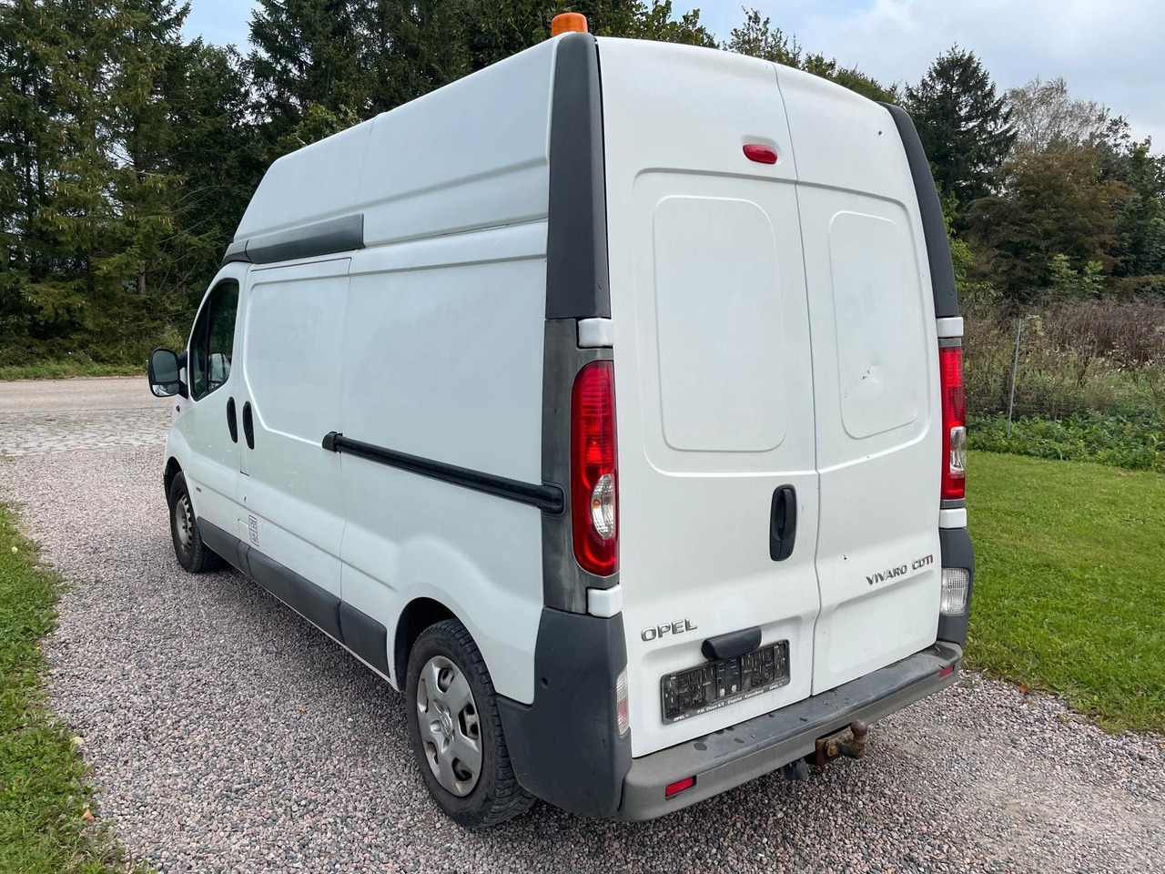 Opel Vivaro 2.0 CDTI L2H2 - Furgoneta pequeña: foto 3 Opel Vivaro 2.0 CDTI L2H2 - Furgoneta pequeña: foto 3