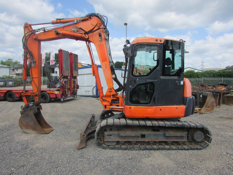 Komatsu PC 80 MR-3 /31.000 EUR - Miniexcavadora: foto 1 Komatsu PC 80 MR-3 /31.000 EUR - Miniexcavadora: foto 1