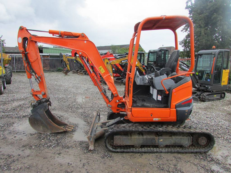 Kubota U 27-4 Canopy Minibagger 18.000 EUR - Miniexcavadora: foto 1 Kubota U 27-4 Canopy Minibagger 18.000 EUR - Miniexcavadora: foto 1