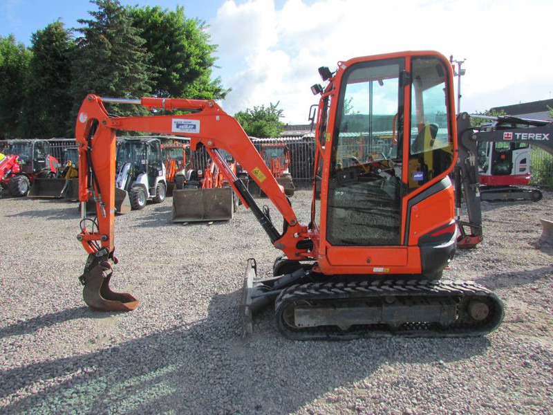 Kubota U 27-4 Minibagger 21.500 EUR - Miniexcavadora: foto 1 Kubota U 27-4 Minibagger 21.500 EUR - Miniexcavadora: foto 1
