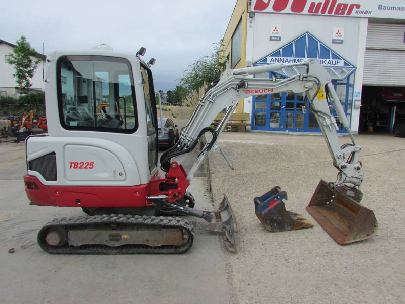 Takeuchi TB225 V3 Minibagger 32.000 EUR net - Miniexcavadora: foto 1 Takeuchi TB225 V3 Minibagger 32.000 EUR net - Miniexcavadora: foto 1