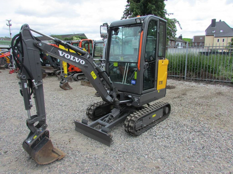 Volvo EC 18 E Minibagger 23.500 EUR - Miniexcavadora: foto 2 Volvo EC 18 E Minibagger 23.500 EUR - Miniexcavadora: foto 2