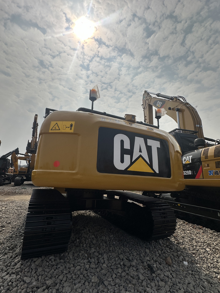 CATERPILLAR 320D2 - Excavadora de cadenas: foto 2 CATERPILLAR 320D2 - Excavadora de cadenas: foto 2