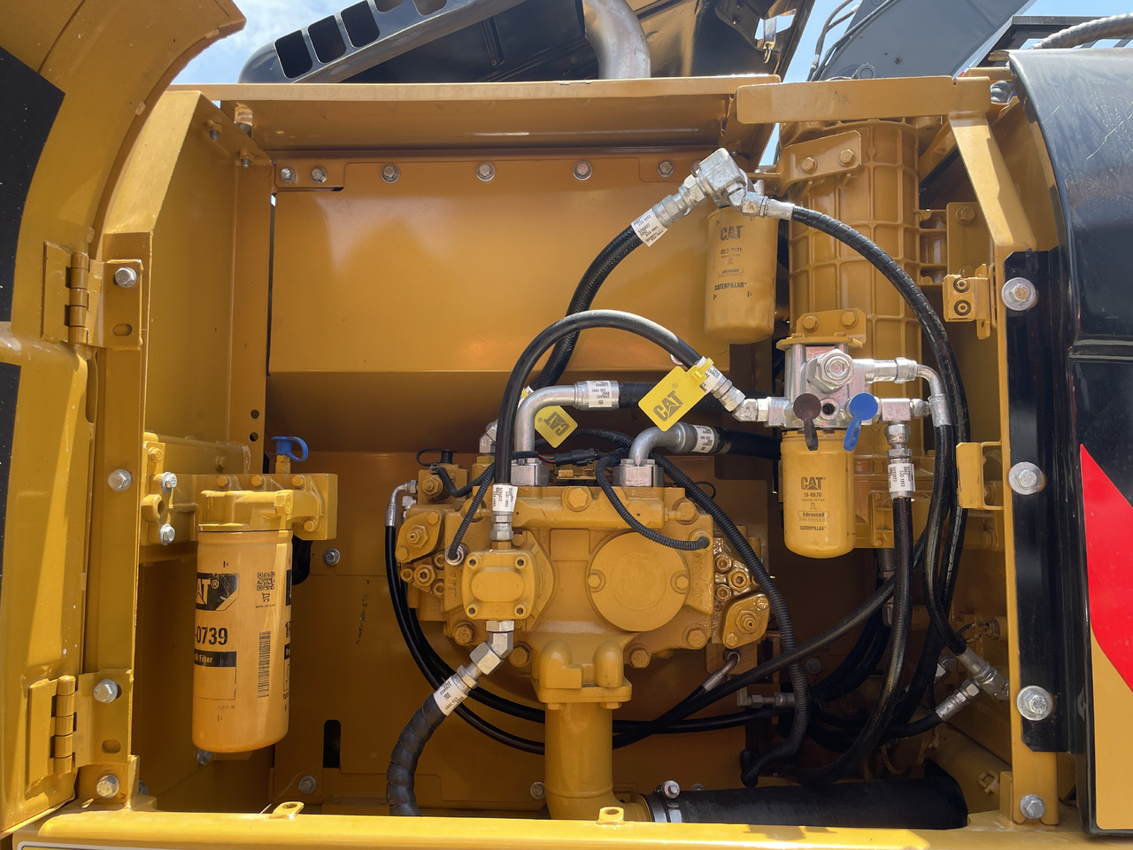 Excavadora de cadenas CATERPILLAR 323D2: foto 9 Excavadora de cadenas CATERPILLAR 323D2: foto 9