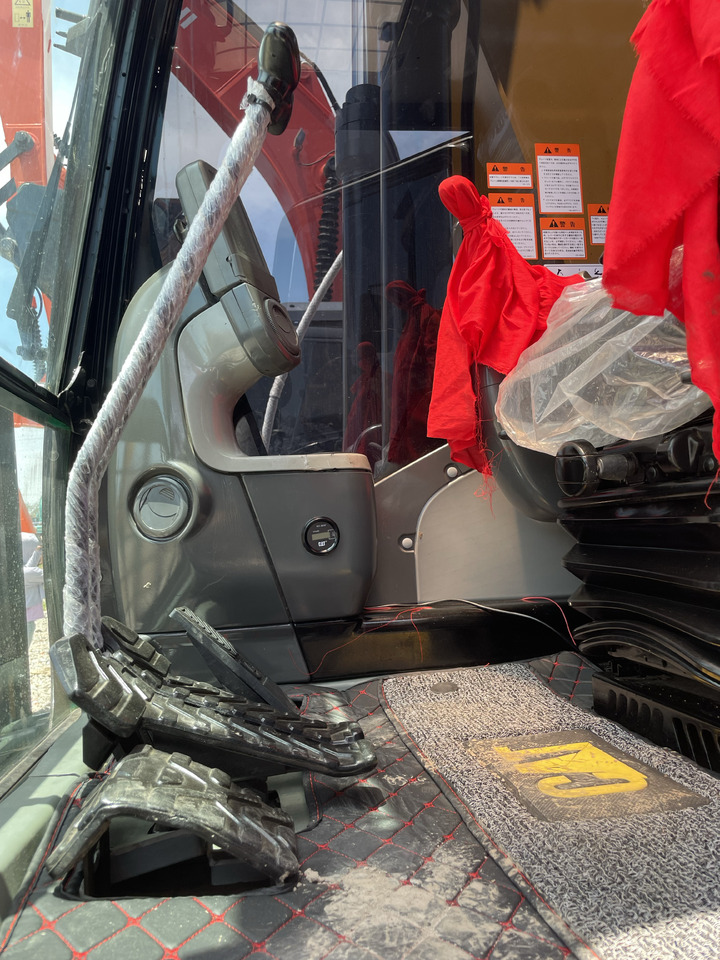 Excavadora de cadenas CATERPILLAR 323D2: foto 6 Excavadora de cadenas CATERPILLAR 323D2: foto 6