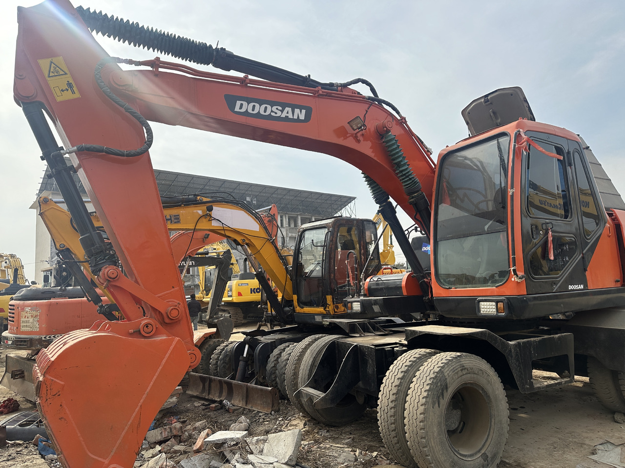 DOOSAN 150W - Excavadora de ruedas: foto 2 DOOSAN 150W - Excavadora de ruedas: foto 2