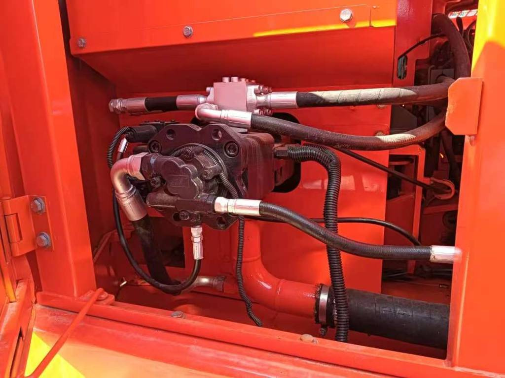 Doosan DX150 - Excavadora de cadenas: foto 2 Doosan DX150 - Excavadora de cadenas: foto 2