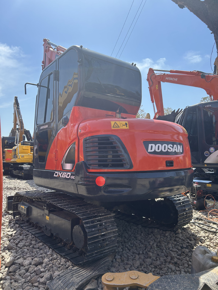 Doosan DX60 - Excavadora de cadenas: foto 4 Doosan DX60 - Excavadora de cadenas: foto 4