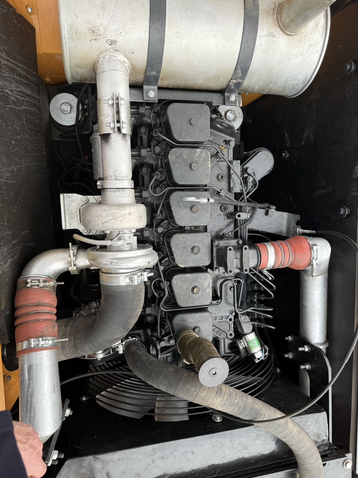 Excavadora de cadenas HYUNDAI HX220HD: foto 10