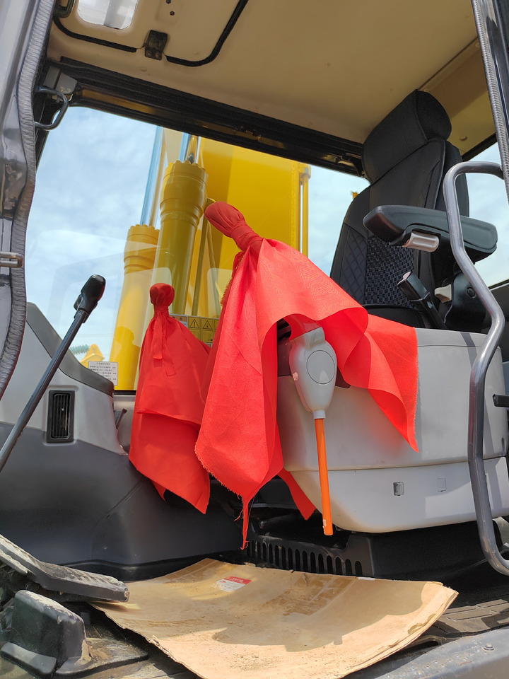 Excavadora de cadenas KOMATSU PC160: foto 6