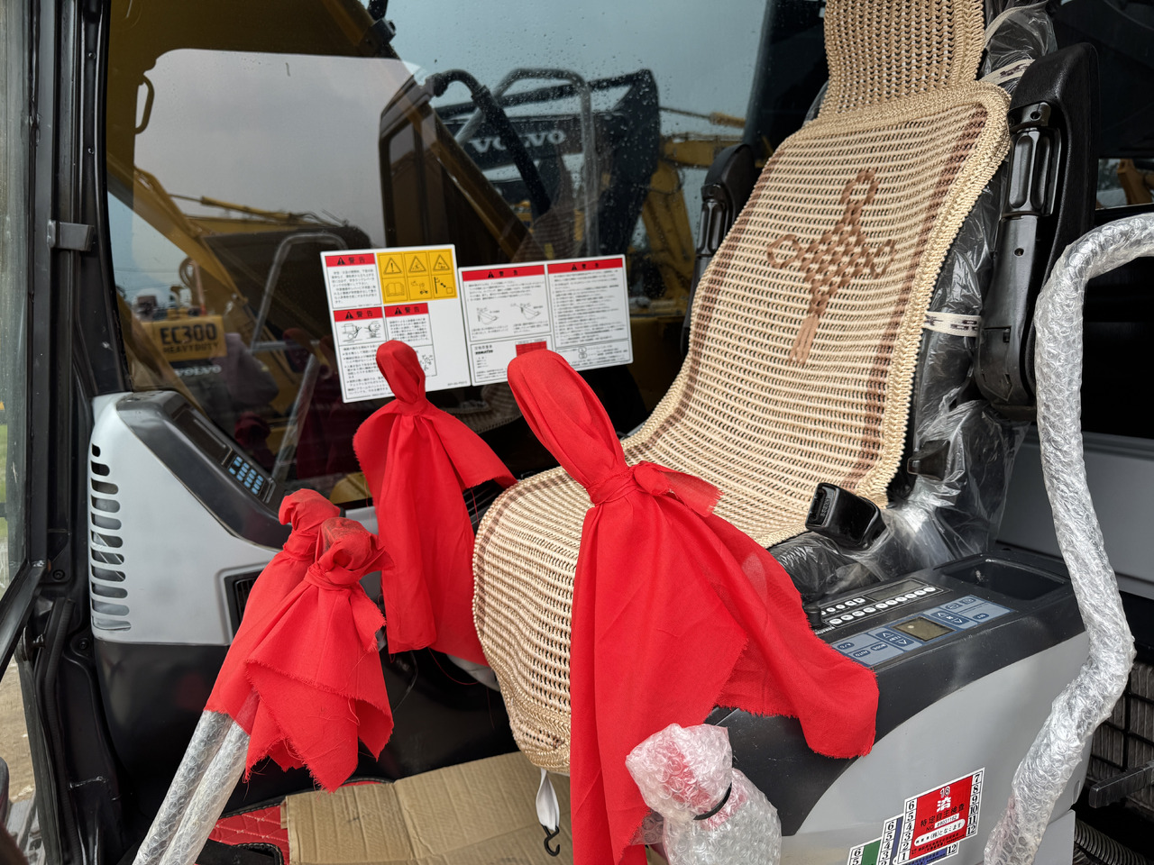 KOMATSU PC160 - Excavadora de cadenas: foto 4 KOMATSU PC160 - Excavadora de cadenas: foto 4