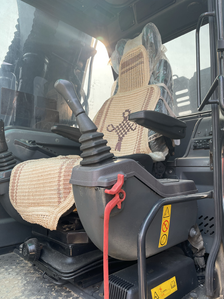 VOLVO EC140 - Excavadora de cadenas: foto 5 VOLVO EC140 - Excavadora de cadenas: foto 5