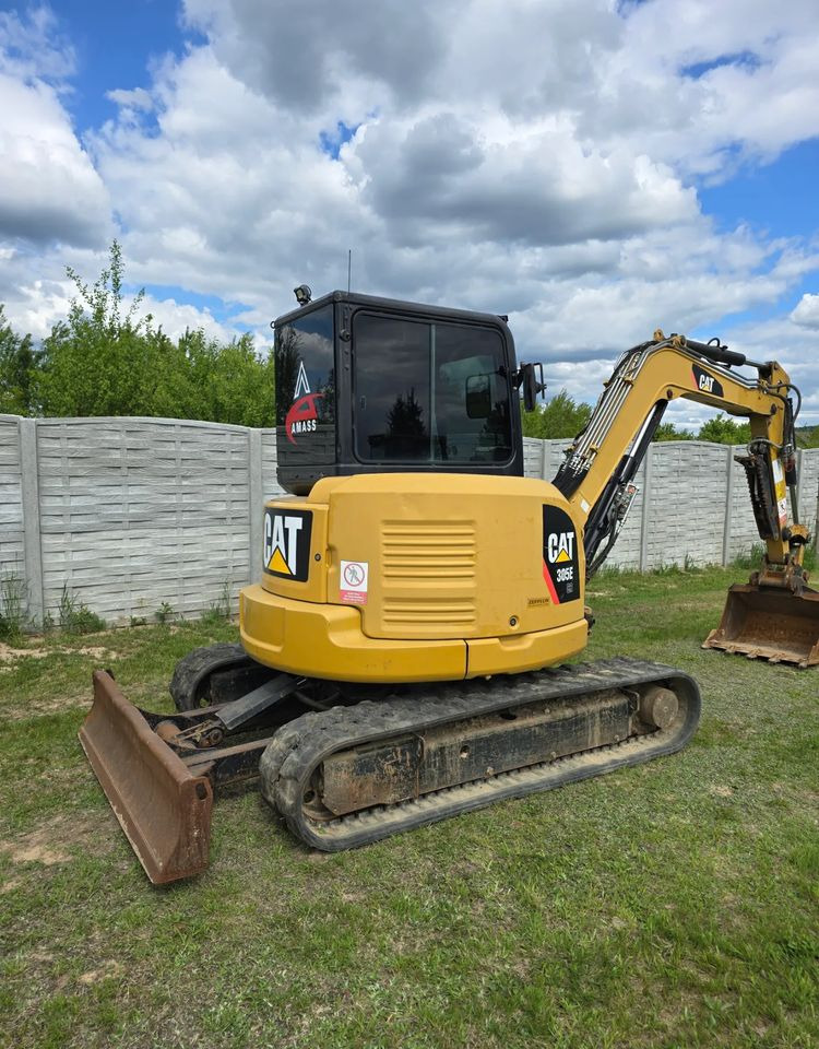 Caterpillar - Excavadora de cadenas: foto 1 Caterpillar - Excavadora de cadenas: foto 1