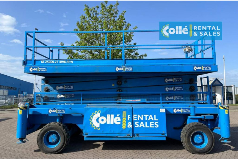 Holland lift M 250 DL 27 | 2003 - Plataforma de tijeras: foto 1 Holland lift M 250 DL 27 | 2003 - Plataforma de tijeras: foto 1