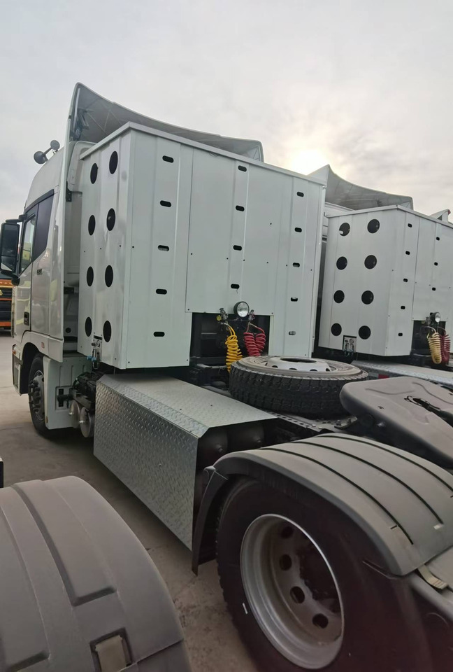 Cabeza tractora nuevo AUMAN: foto 6