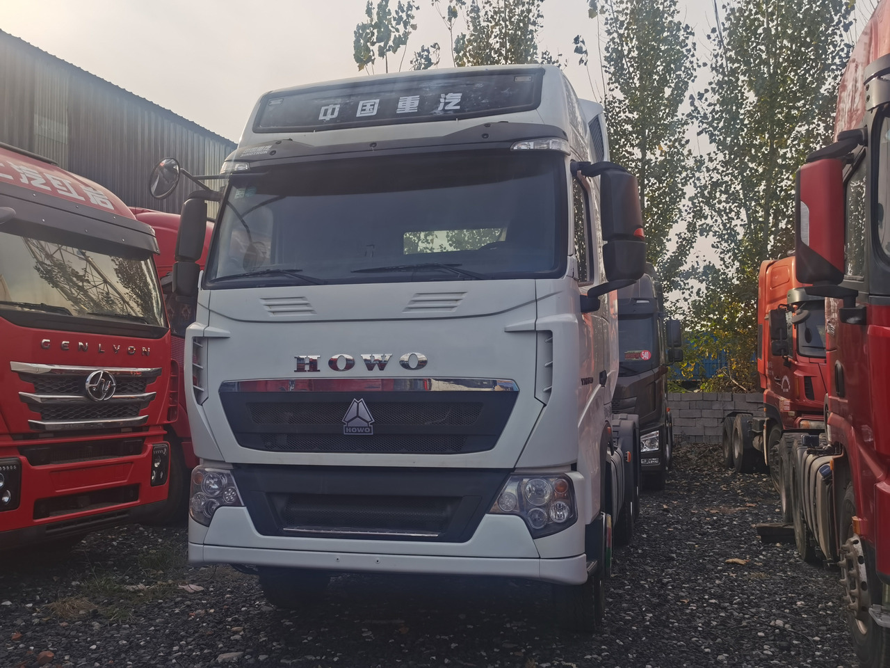 SINOTRUCK HOWO - Cabeza tractora: foto 2 SINOTRUCK HOWO - Cabeza tractora: foto 2