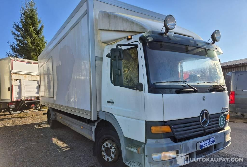 Mercedes-Benz Atego 1223 umpikori+pl nostin, 2003, 323 000 km, Forssa - Camión: foto 2 Mercedes-Benz Atego 1223 umpikori+pl nostin, 2003, 323 000 km, Forssa - Camión: foto 2
